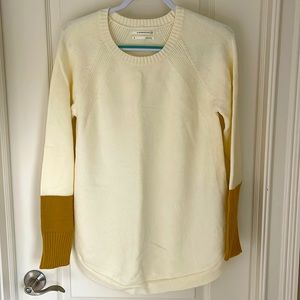 Anthropologie Women’s cream and gold sweater- M